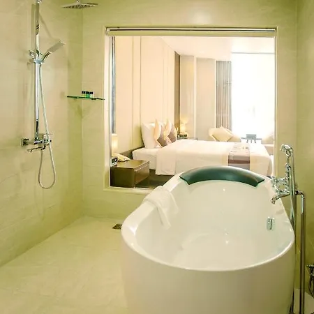 Luxury6 Hotel Mong Cai Exterior photo